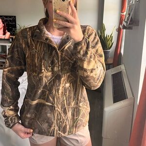 Fleece camo pullover
